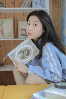 25岁的女字高中生动漫